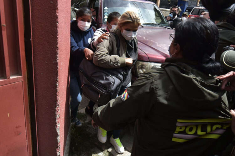 Áñez rechaza visita de comisión legislativa de DDHH y pide organismos internacionales