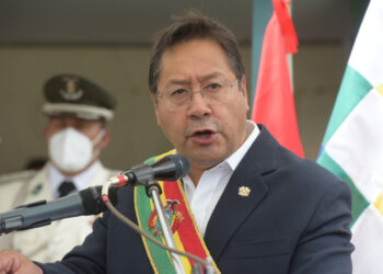 Arce insta a poner en evidencia y denunciar a los ‘malos policías’