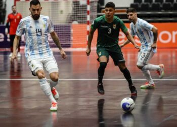 Una Bolivia guerrera cae ante Argentina en la Copa América de Futsal