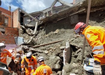 Una persona muere tras el desprendimiento de un talud sobre una casa en La Paz