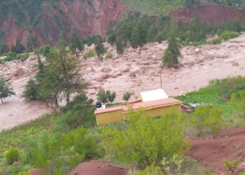 Mazamorra en Sucre deja dos desaparecidos, cuatro casas destruidas y 15 familias afectadas