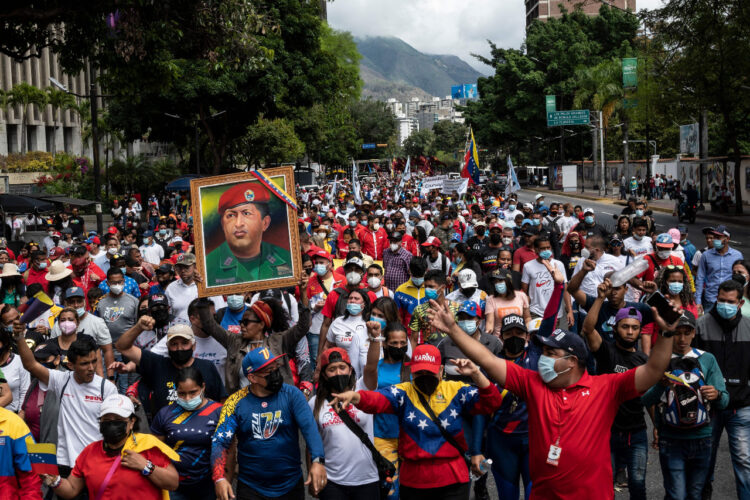 Chavistas muestran ‘músculo’ en Venezuela y la oposición se plantea renovar liderazgo