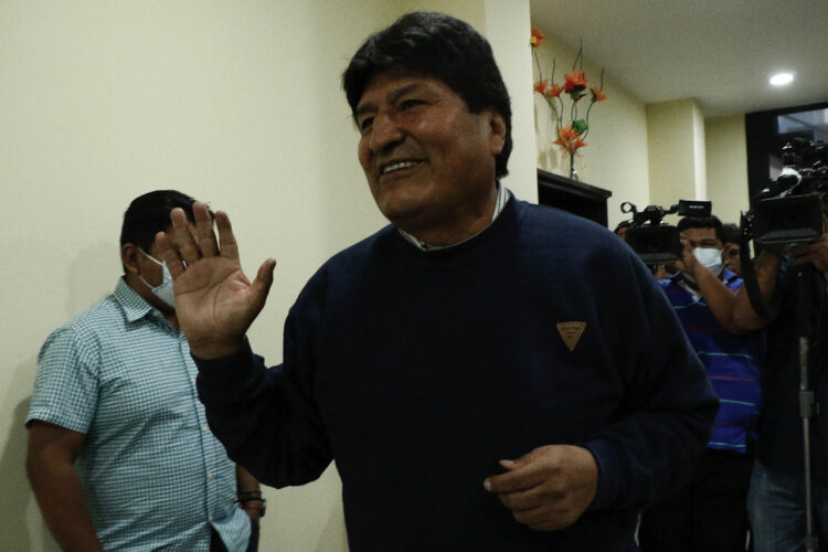Morales dice que derrotó juicios y conspiraciones solo con la verdad y honestidad