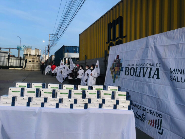 Bolivia recibe 2,4 millones de pruebas antígeno nasal para detección de COVID-19