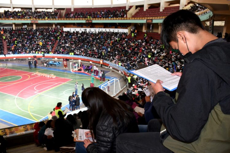 Rinden 70.333 postulantes examen para ingresar a las escuelas de formación de maestros