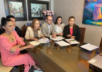 Creemos informa del referéndum 2016 a García-Sayán y Morales critica que reciba a opositores