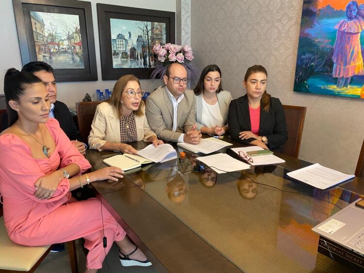 Creemos informa del referéndum 2016 a García-Sayán y Morales critica que reciba a opositores