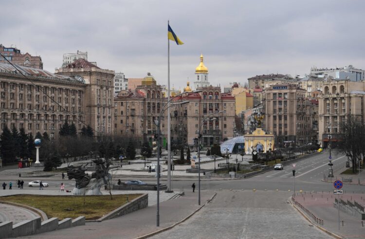 Kiev decreta toque de queda desde el sábado a las 17.00 hasta el lunes a las 8.00 local