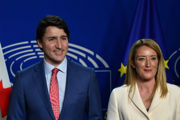 Canadá y Reino Unido inician negociaciones para acuerdo de libre comercio
