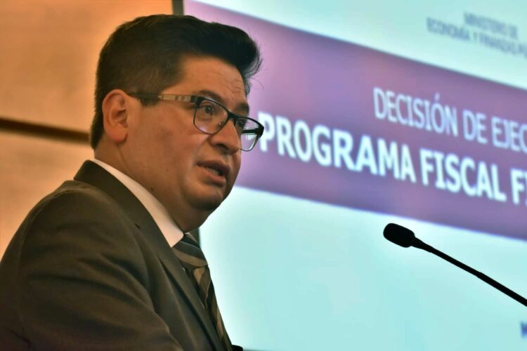 Ministro dice que este año hay ‘una probabilidad buena’ de pago del doble aguinaldo