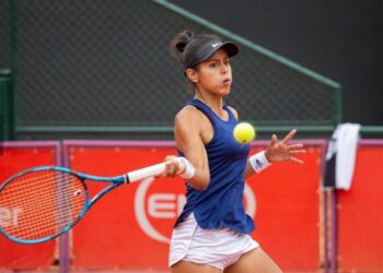 La tenista Zeballos da pelea en su debut en un torneo WTA 250