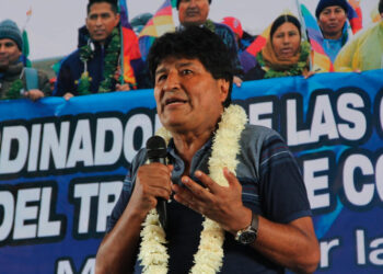 Morales dice que hay guerra sucia contra el MAS con encuestas e incluso ‘narcos’