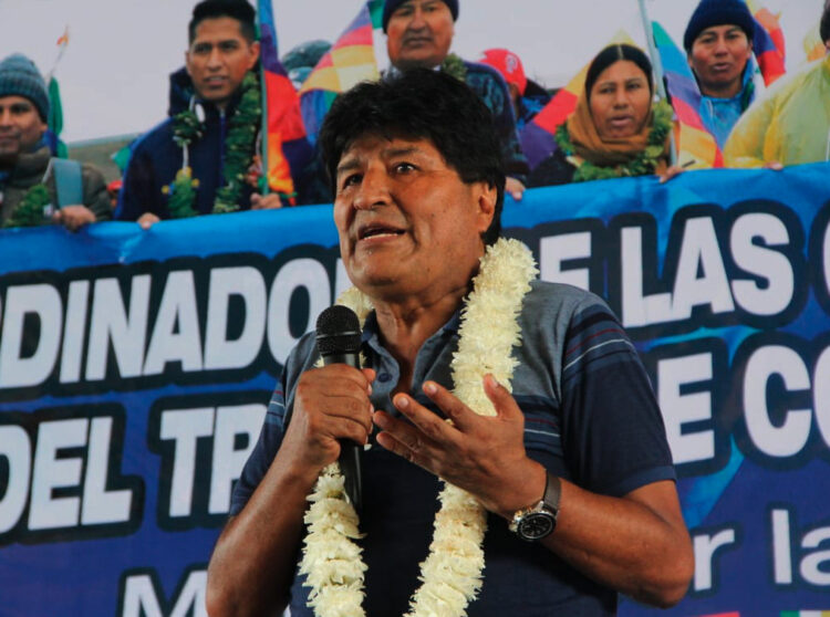 Morales dice que hay guerra sucia contra el MAS con encuestas e incluso ‘narcos’