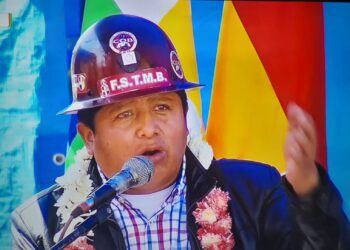 Huarachi reconoce que ‘hoy la COB juega un rol político al lado de su gobierno’
