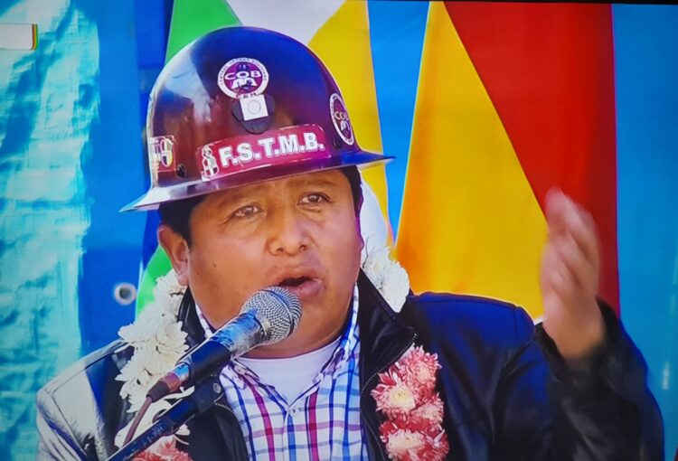 Huarachi reconoce que ‘hoy la COB juega un rol político al lado de su gobierno’