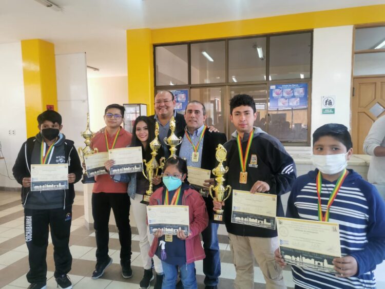 Los ajedrecistas Cueto y Mendoza ganan el séptimo Grand Prix