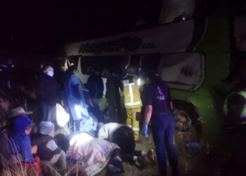 Un siniestro entre Cochabamba y Santa Cruz deja un fallecido y 25 heridos