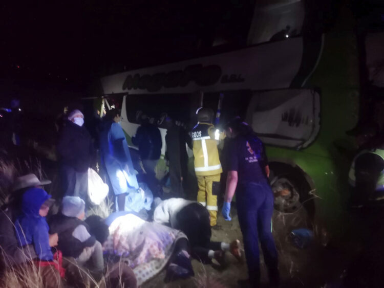 Un siniestro entre Cochabamba y Santa Cruz deja un fallecido y 25 heridos
