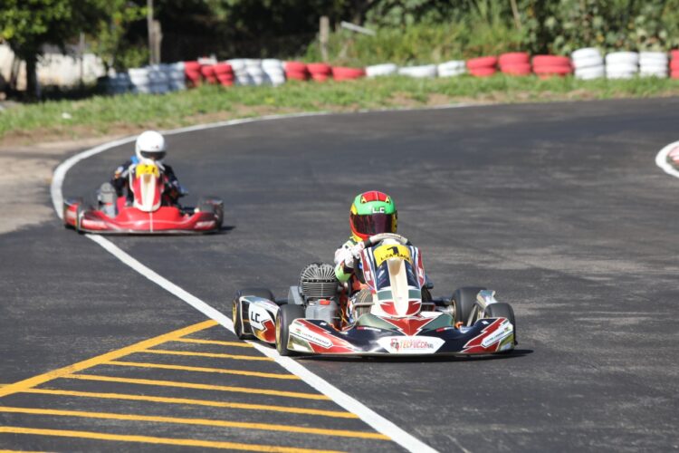 Santa Cruz domina en el Nacional de karting con cinco triunfos