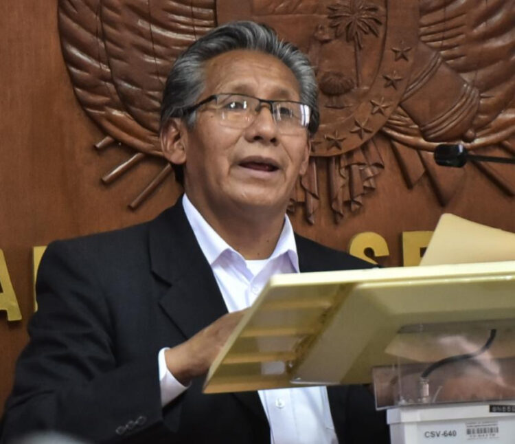 Machado retira su postulación a Defensor para ‘allanar’ la designación del cargo