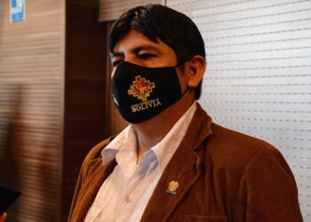 Cuéllar responde a Morales: ‘Los que derechizaron el MAS son los que se escaparon’
