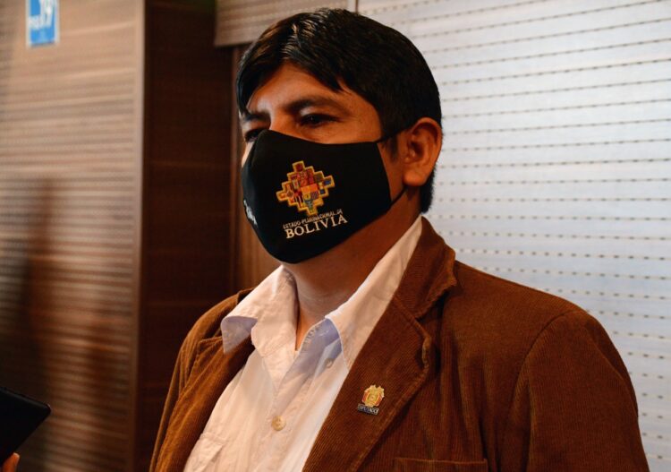 Cuéllar responde a Morales: ‘Los que derechizaron el MAS son los que se escaparon’