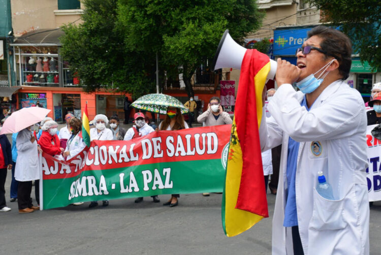 Auza al Colegio Médico: El Gobierno ‘no negociará’ el derecho del pueblo a la salud