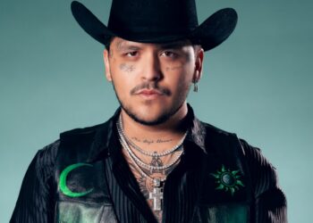 Christian Nodal pidió autos blindados para su llegada a La Paz