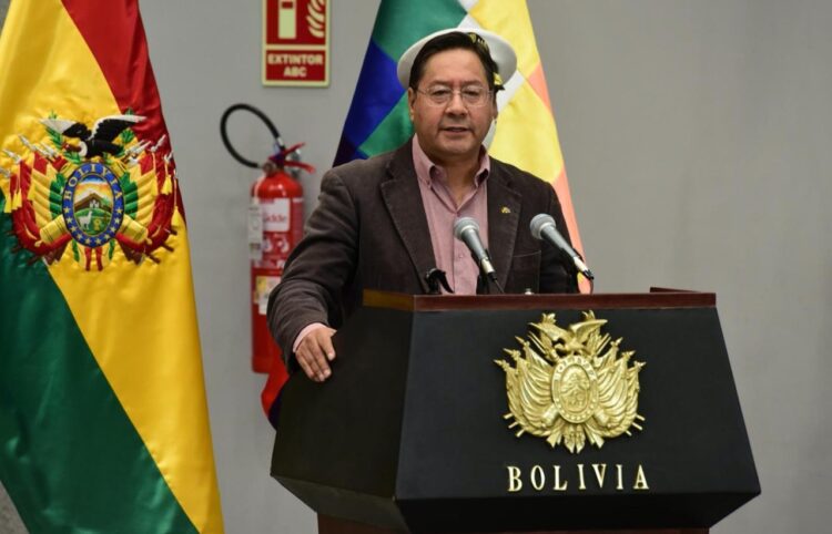 El presidente Arce expresa sus condolencias por los policías acribillados en Santa Cruz