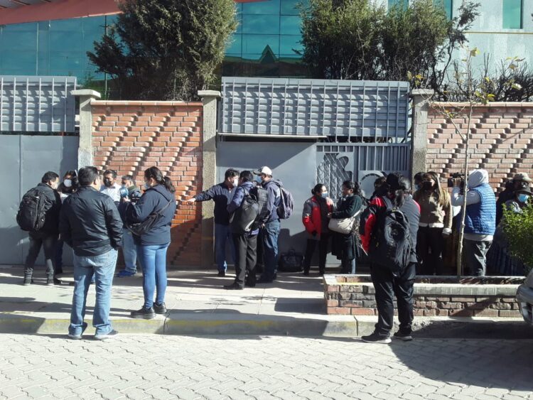 La Defensoría espera que el conflicto entre padres y Alcaldía de El Alto se solucione este miércoles