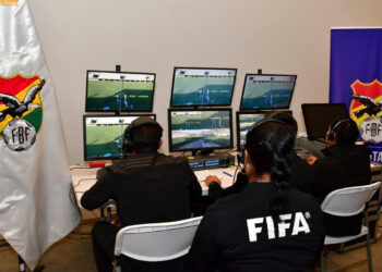 arbitros_var.jpg