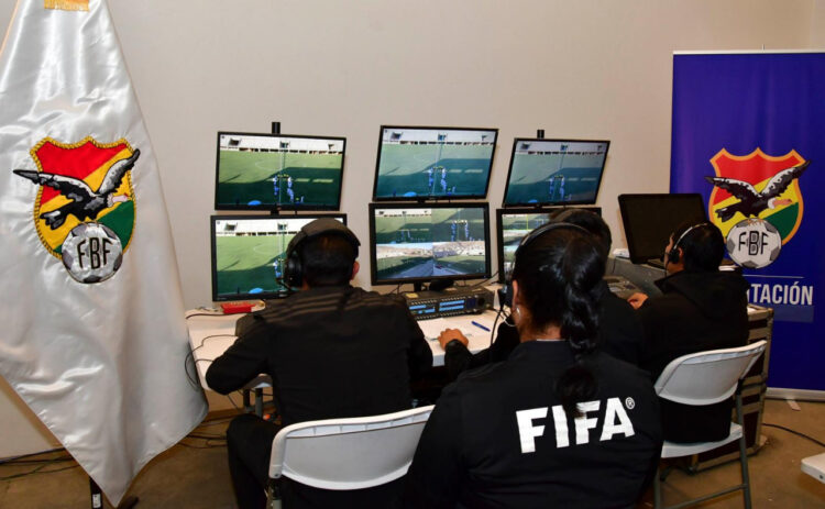 arbitros_var.jpg
