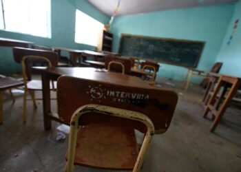 La Alcaldía de El Alto asegura Bs 40 millones para el mantenimiento de colegios