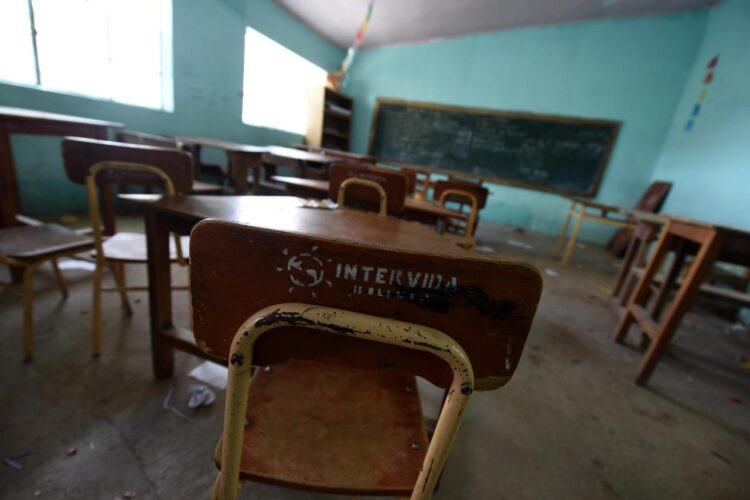 La Alcaldía de El Alto asegura Bs 40 millones para el mantenimiento de colegios