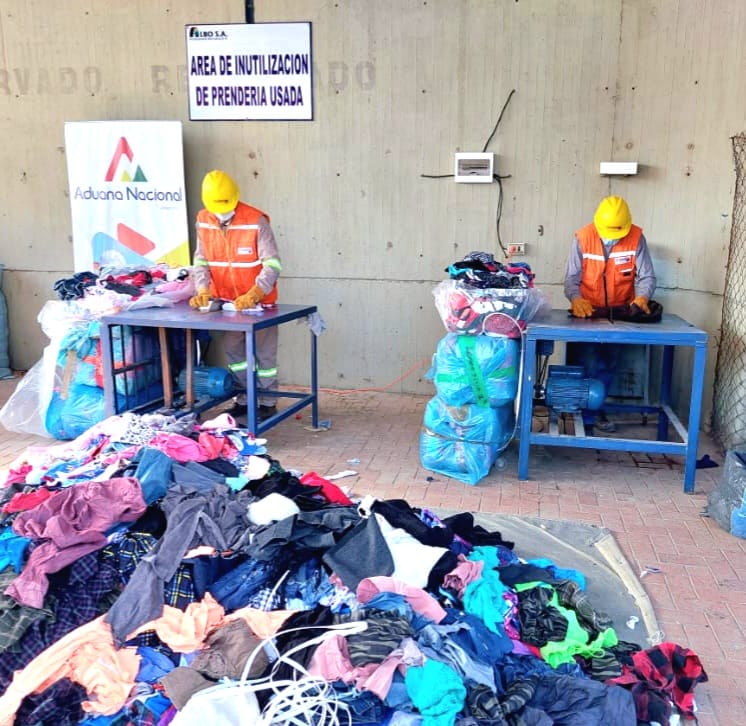 La Aduana Nacional inutiliza prendería usada y anuncia ‘subasta ecológica’