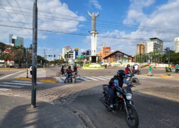 El paro cívico sólo es acatado en algunos sectores de la ciudad de Santa Cruz de la Sierra.