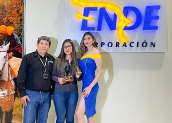 ENDE CORPORACIÓN recibió el premio al Mejor Stand en la Expochaco Sudamericano 2022, con la temática «Integración Energética»