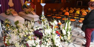 Velorio de los dos niños asesinados, de 6 y 10 años