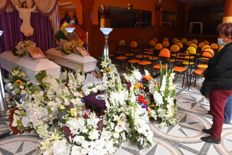 Velorio de los dos niños asesinados, de 6 y 10 años