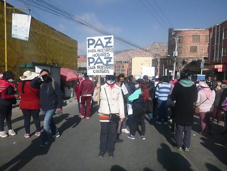 Colegios en alerta, se aplicarán clases a distancia si se reactiva el conflicto de Adepcoca