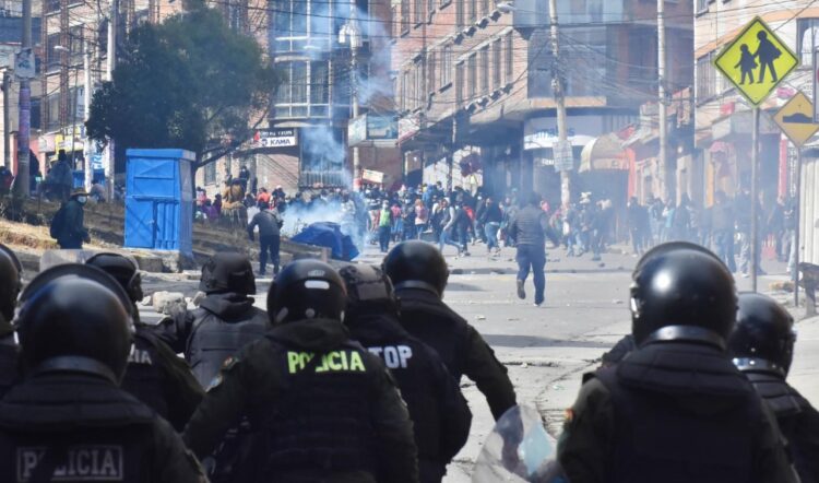 Adepcoca advierte con ‘rebasar’ a la Policía si ‘arremete’ contra productores de los Yungas