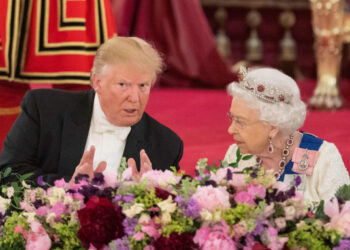 La reina Isabel II y Donald Trump