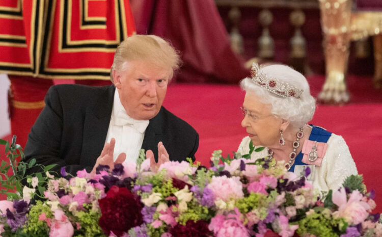 La reina Isabel II y Donald Trump