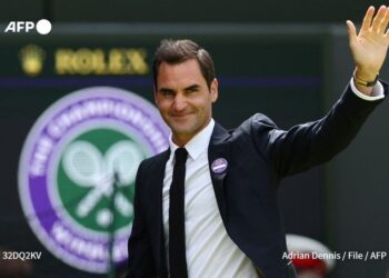 El tenista suizo Roger Federer anuncia su retirada