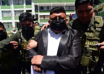 Acusado por usurpación de funciones, es aprehendido el dirigente universitario Álvaro Quelali