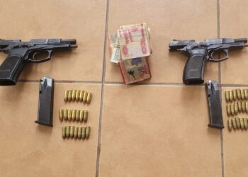Militares interceptan a dos camiones con contrabando que tenían custodia armada