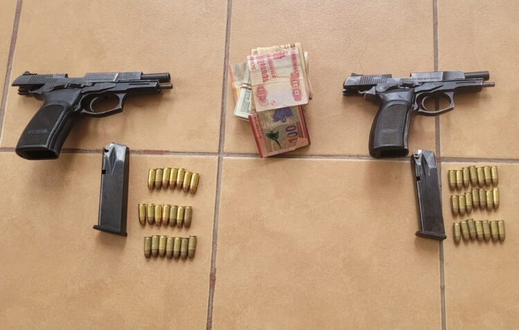 Militares interceptan a dos camiones con contrabando que tenían custodia armada