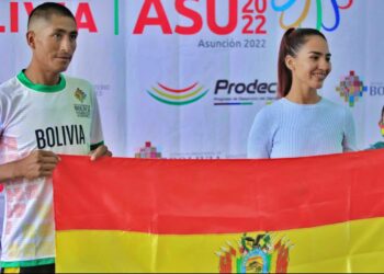 Vidal Basco recibe la bandera nacional para los Juegos Suramericanos