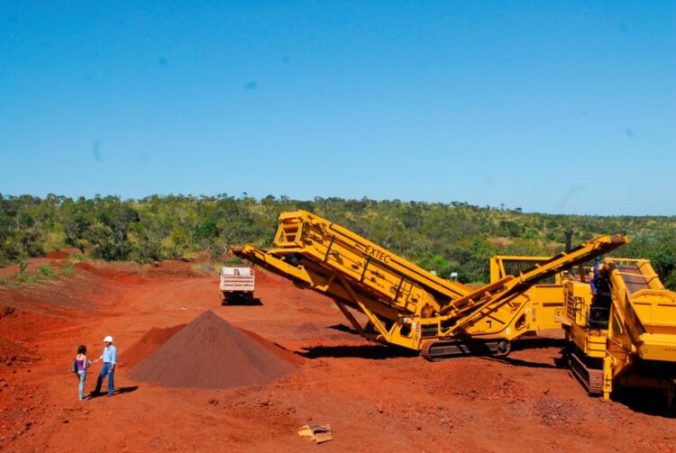 Bolivia proyecta construir un tercer complejo en el Mutún para la exportación de hierro