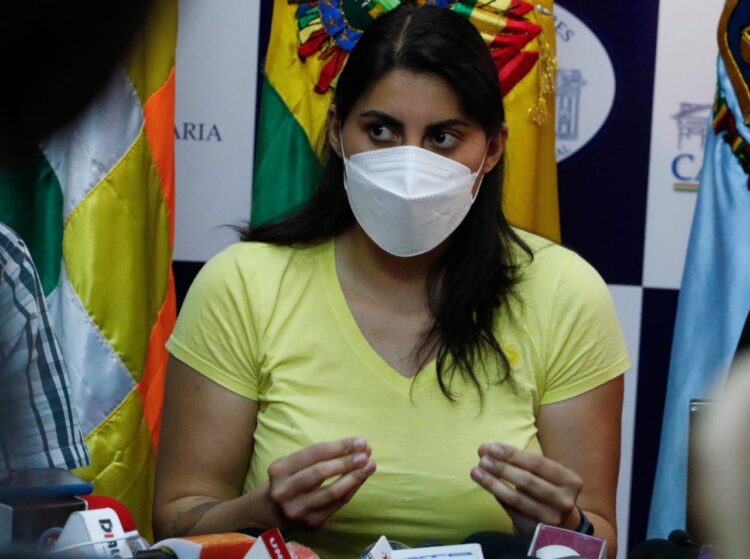 Andrea Barrientos retoma la jefatura de la bancada de CC en el Senado